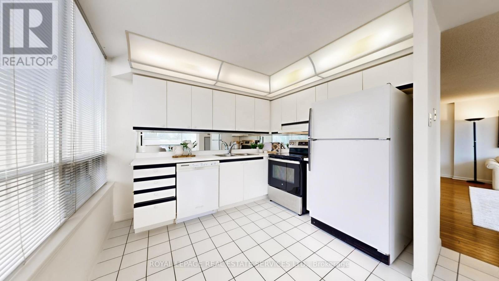 102 - 1121 Steeles Avenue, Toronto, Ontario  M2R 3W7 - Photo 10 - C12959648