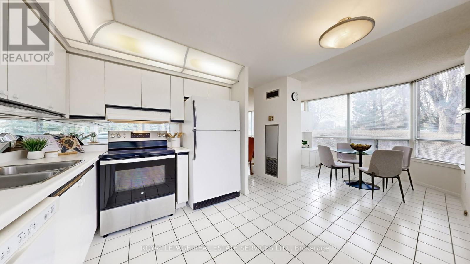 102 - 1121 Steeles Avenue, Toronto, Ontario  M2R 3W7 - Photo 11 - C12959648