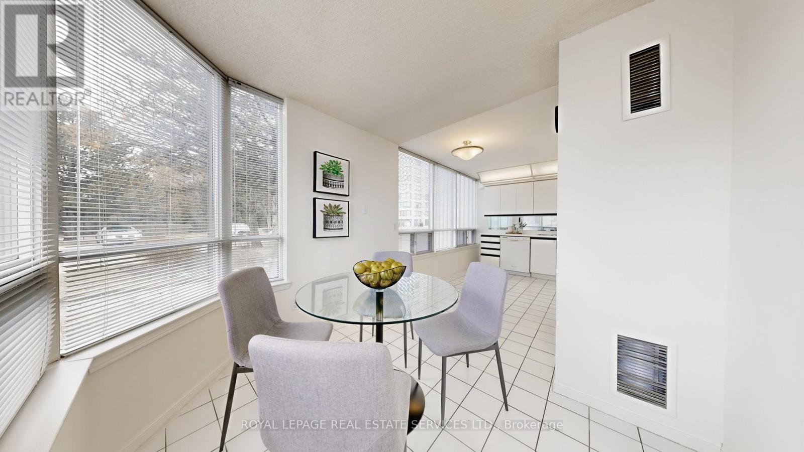 102 - 1121 Steeles Avenue, Toronto, Ontario  M2R 3W7 - Photo 13 - C12959648