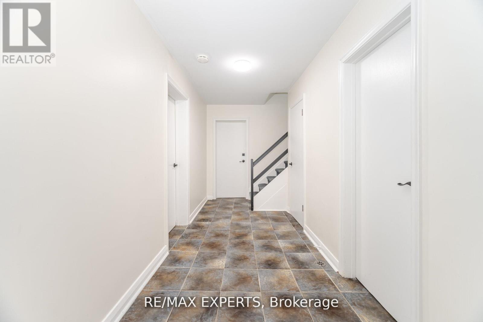 42 Cowley Avenue, Toronto, Ontario  M8B 2E3 - Photo 29 - W12826346