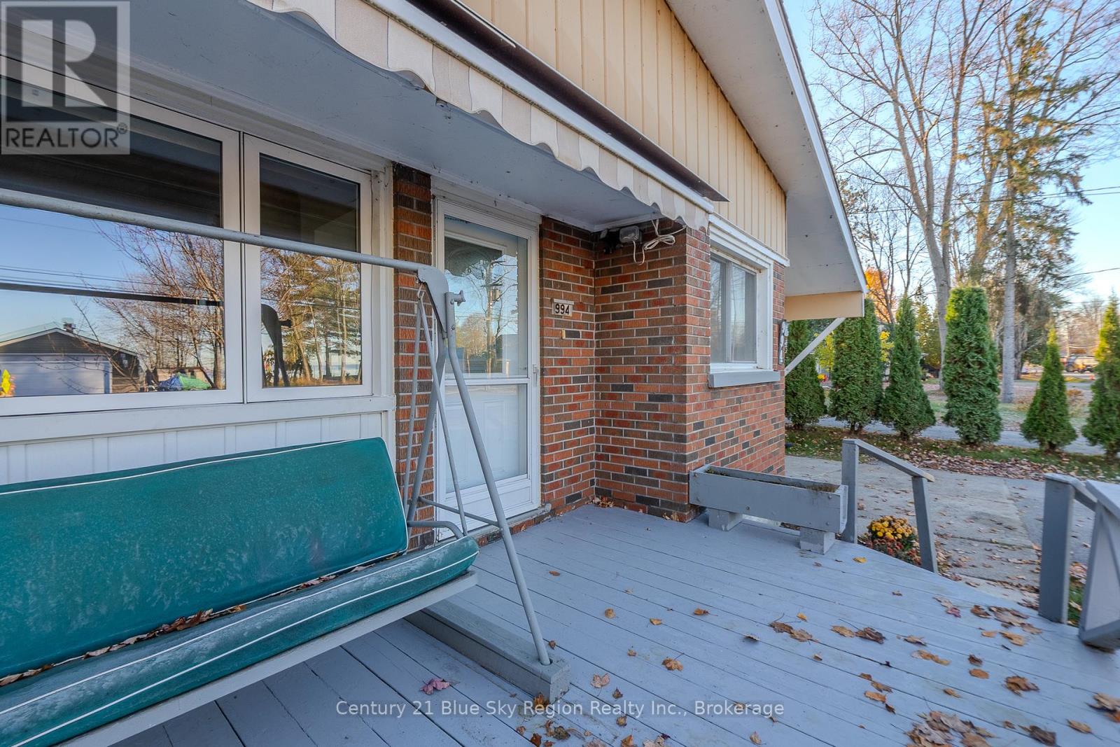 994 Premier Road, North Bay, Ontario  P1A 2H8 - Photo 2 - X12959626