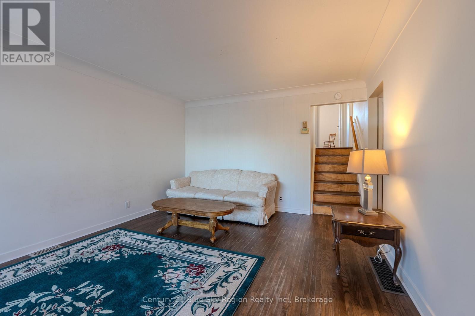 994 Premier Road, North Bay, Ontario  P1A 2H8 - Photo 6 - X12959626