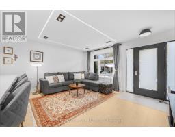 9 KENWORTHY AVENUE, Toronto, Ontario