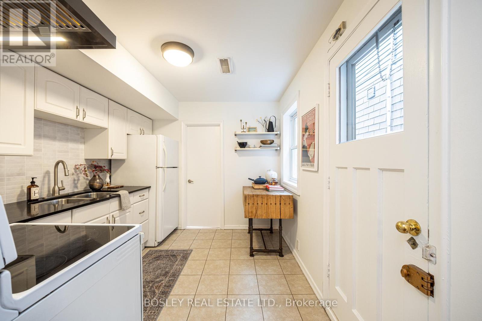 195 Rhodes Avenue, Toronto, Ontario  M4L 3A2 - Photo 7 - E12959658