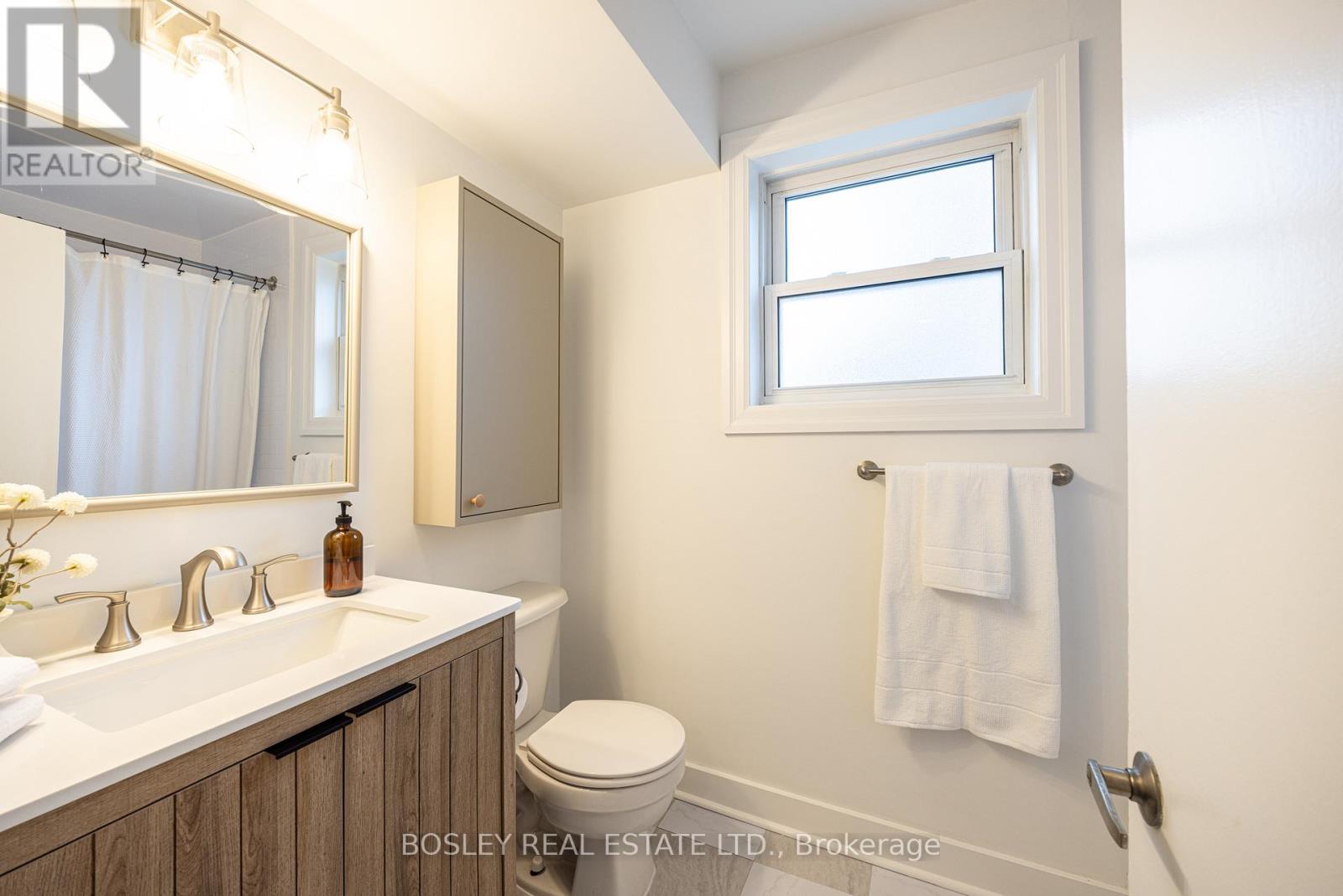 195 Rhodes Avenue, Toronto, Ontario  M4L 3A2 - Photo 9 - E12959658