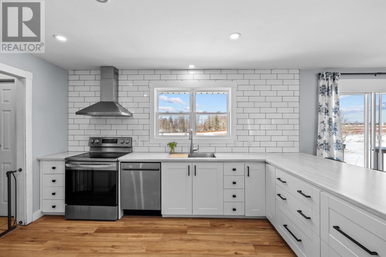 644 Crabbe Road, North Milton, Prince Edward Island  C1E 0L6 - Photo 9 - 202606356