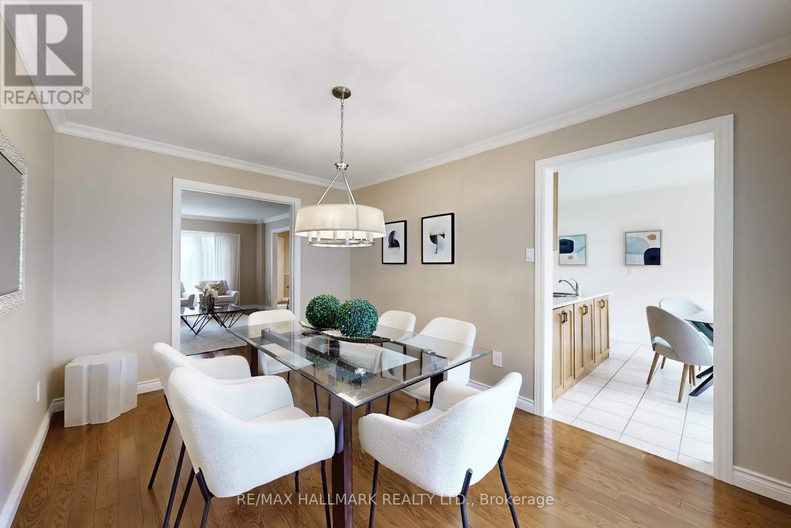 69 Dunbarton Court, Richmond Hill, Ontario  L4C 8E9 - Photo 11 - N12951676