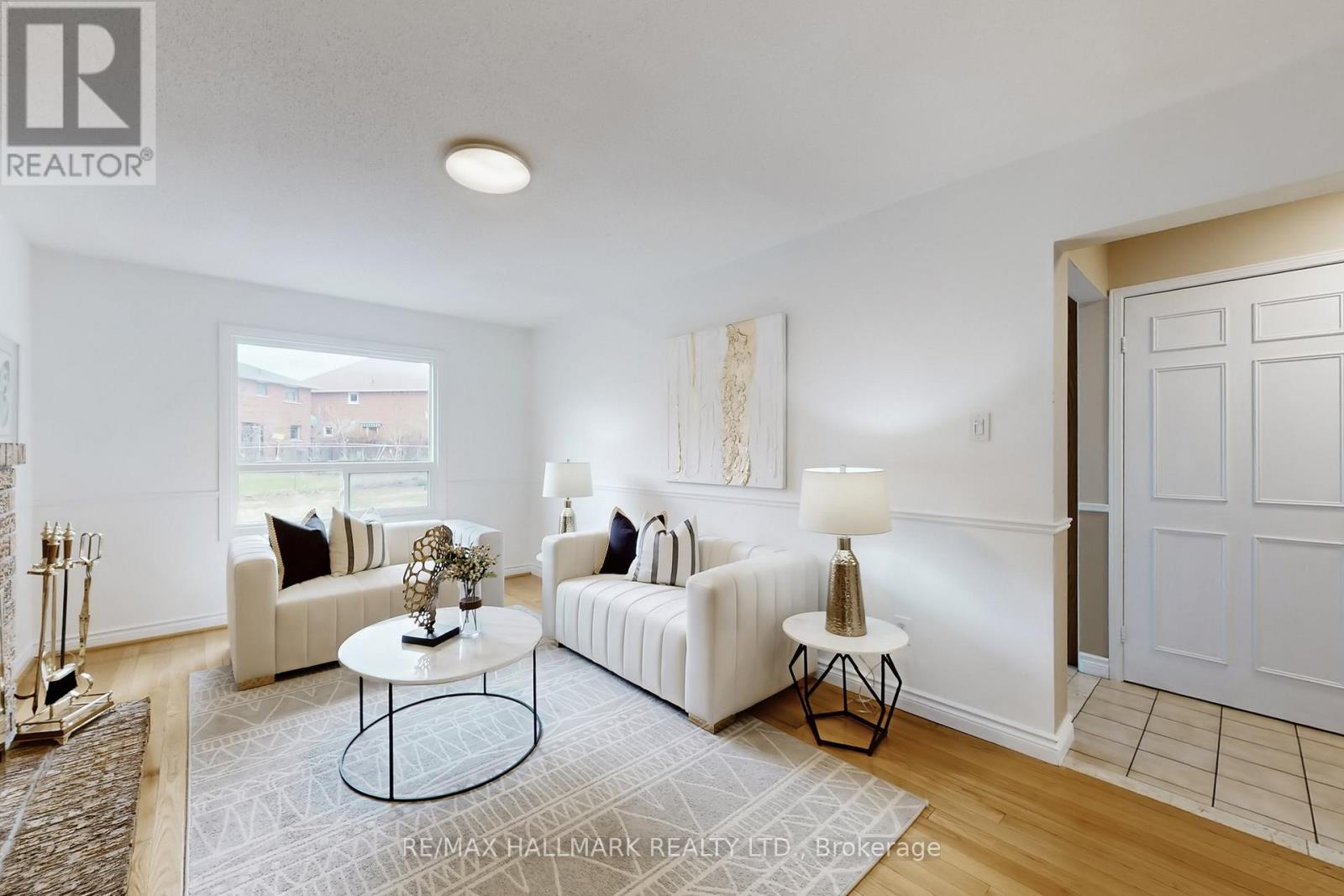 69 Dunbarton Court, Richmond Hill, Ontario  L4C 8E9 - Photo 13 - N12951676