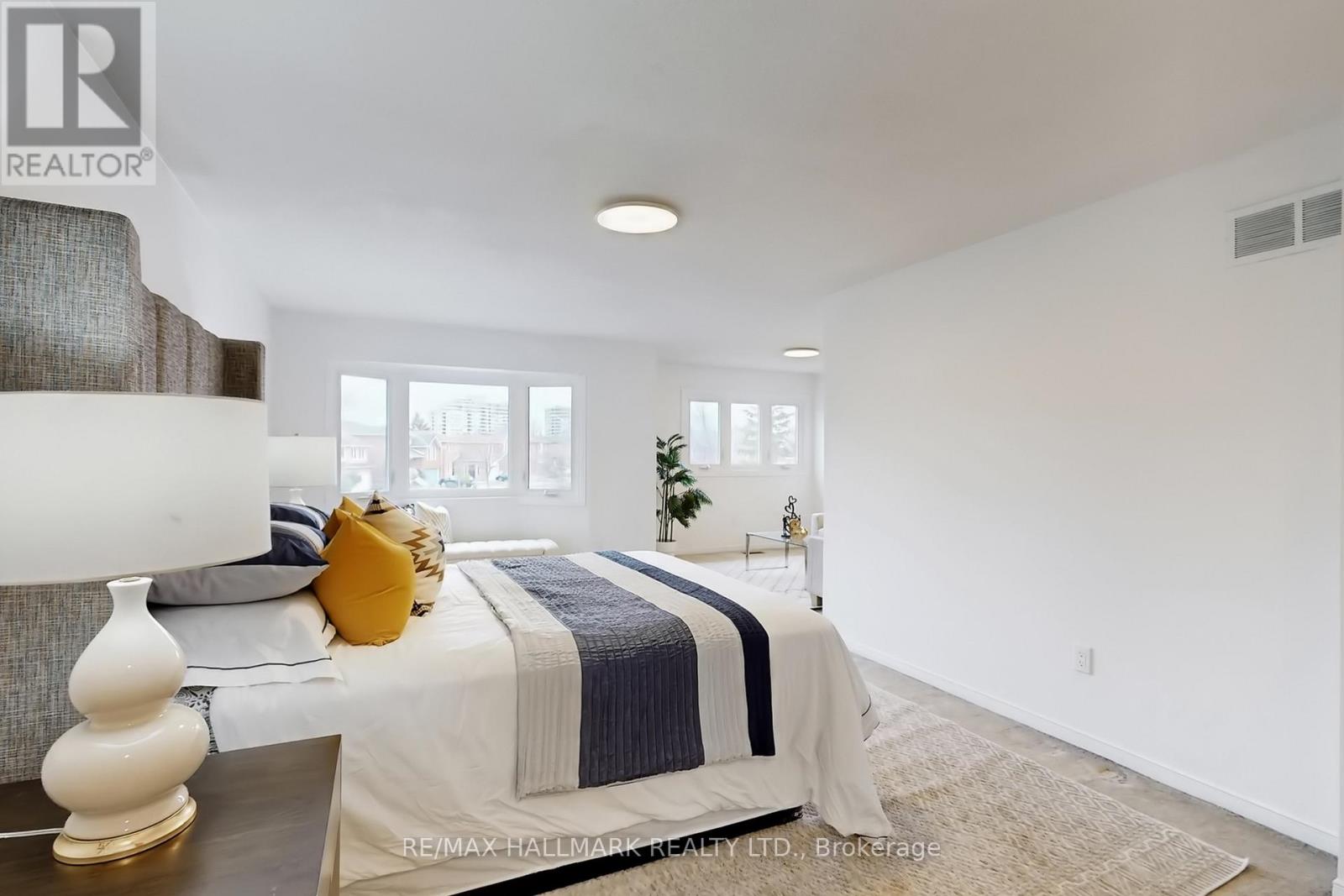 69 Dunbarton Court, Richmond Hill, Ontario  L4C 8E9 - Photo 23 - N12951676