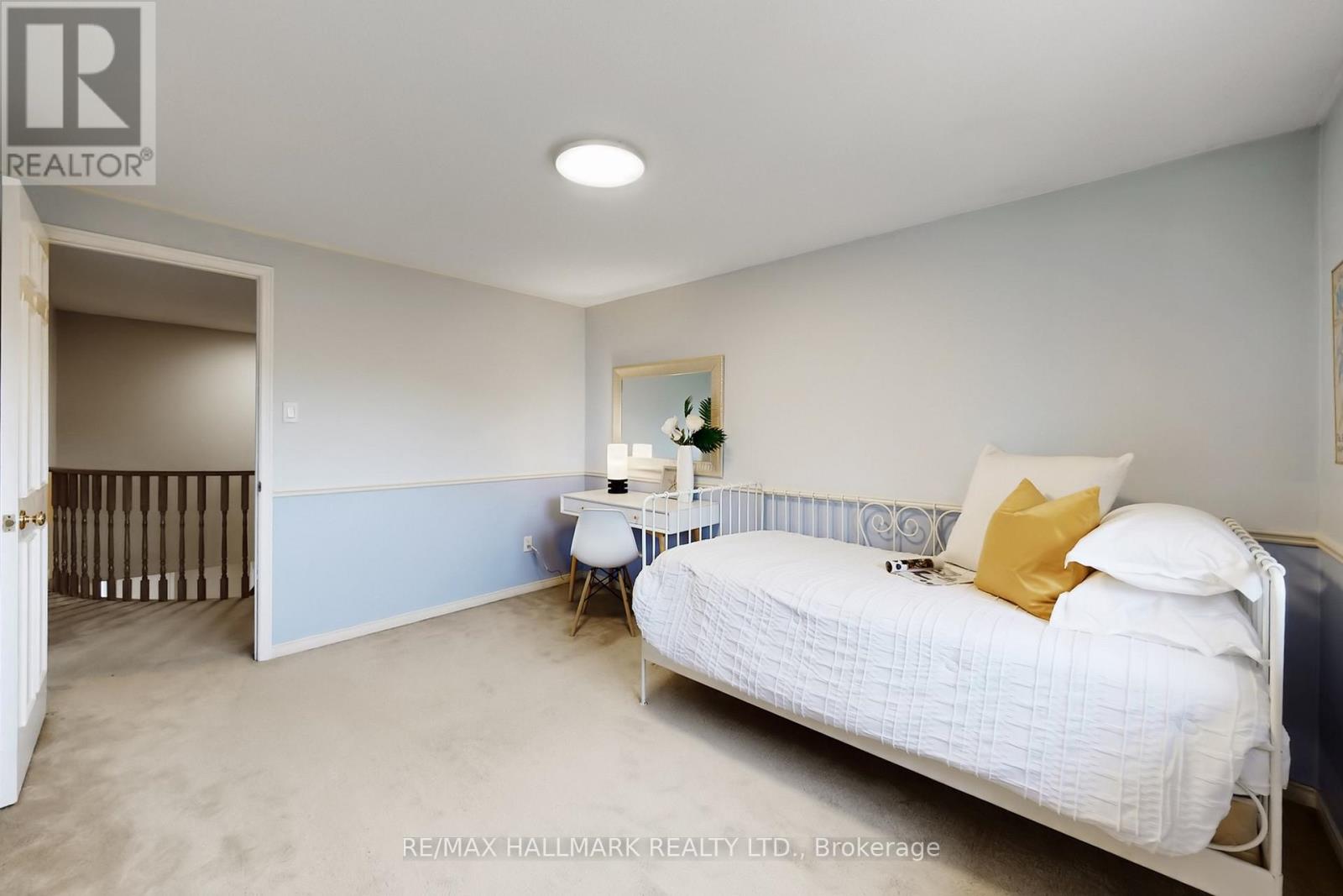 69 Dunbarton Court, Richmond Hill, Ontario  L4C 8E9 - Photo 34 - N12951676