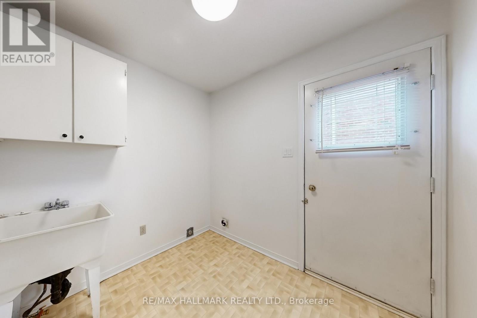 69 Dunbarton Court, Richmond Hill, Ontario  L4C 8E9 - Photo 37 - N12951676