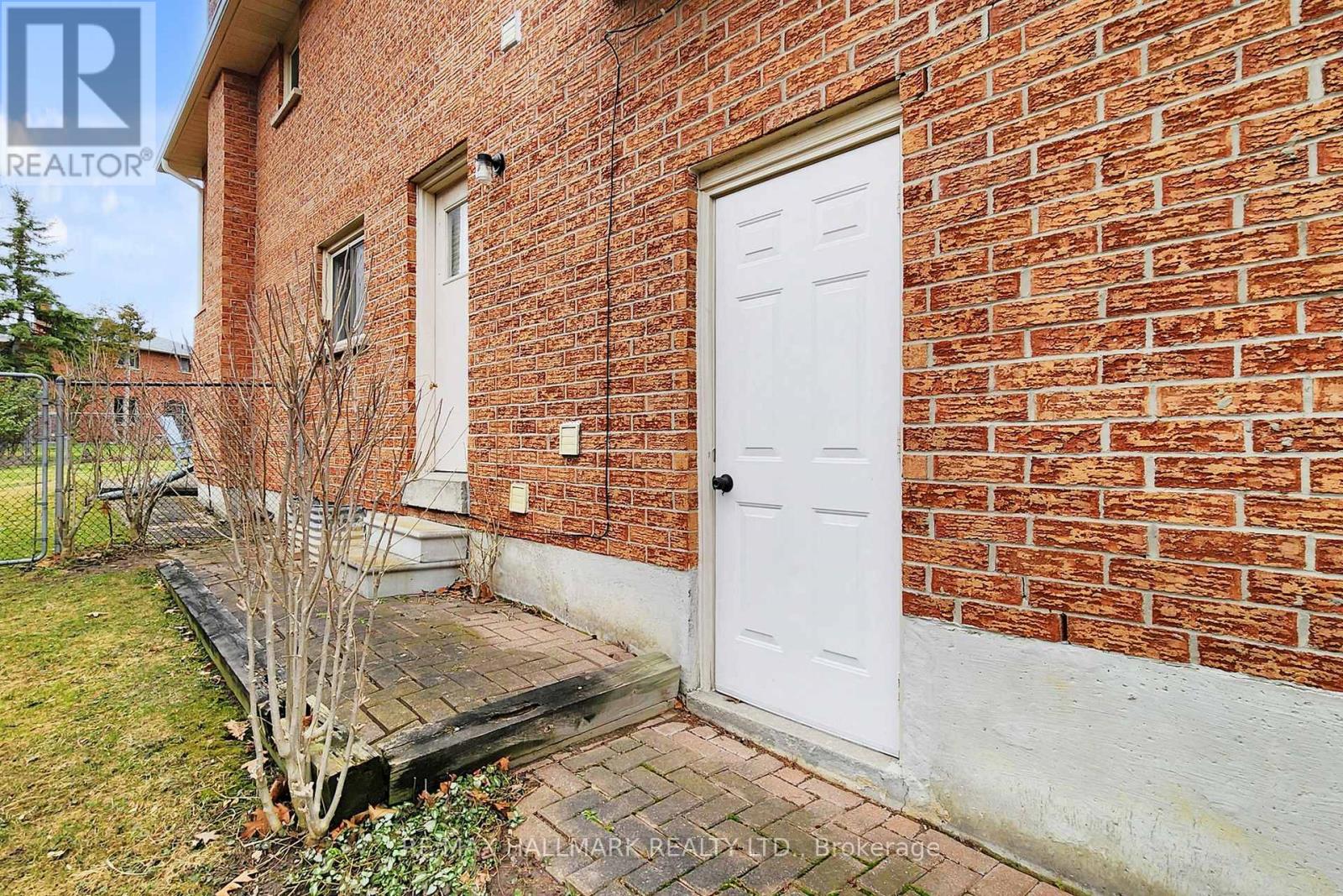 69 Dunbarton Court, Richmond Hill, Ontario  L4C 8E9 - Photo 46 - N12951676