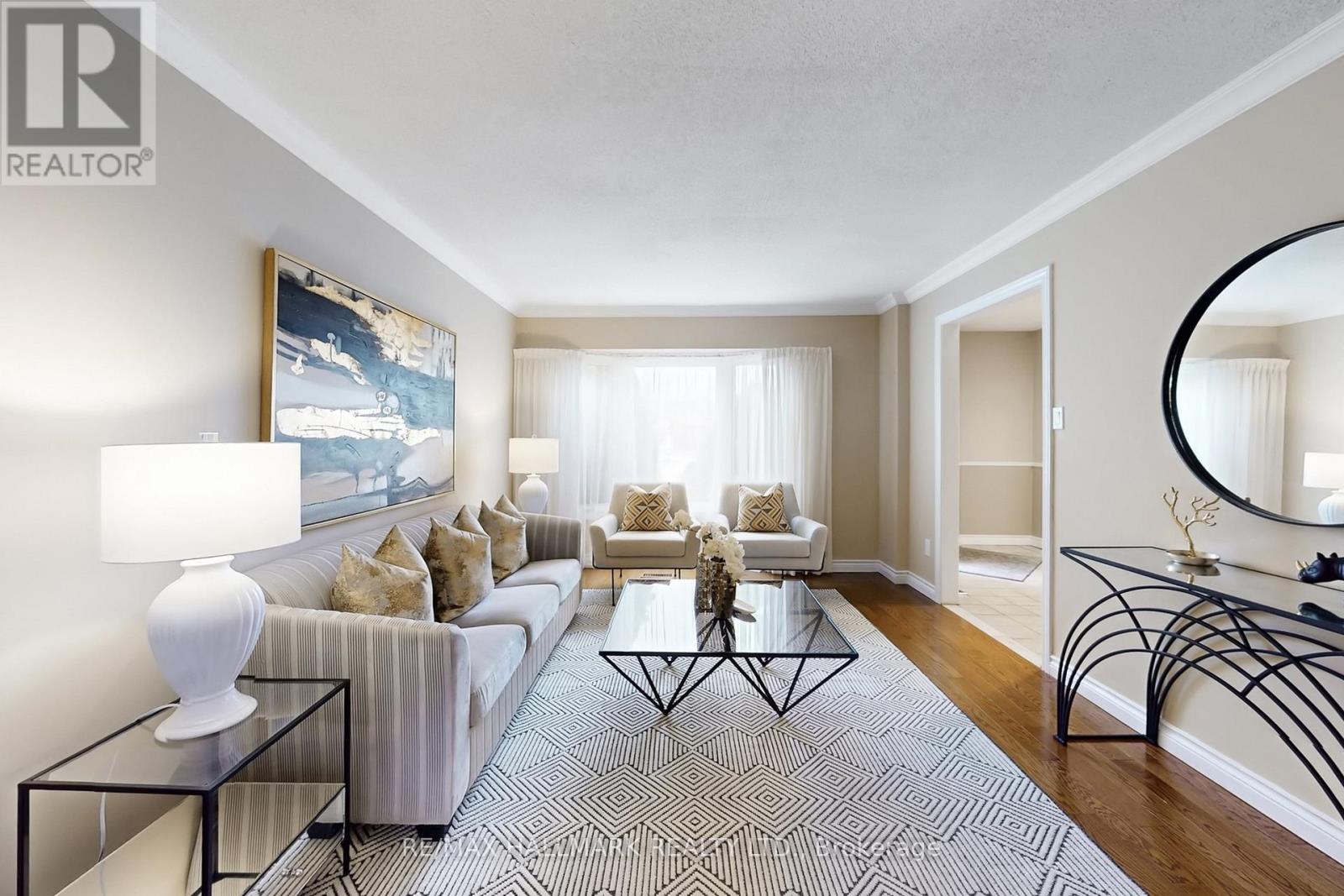 69 Dunbarton Court, Richmond Hill, Ontario  L4C 8E9 - Photo 6 - N12951676