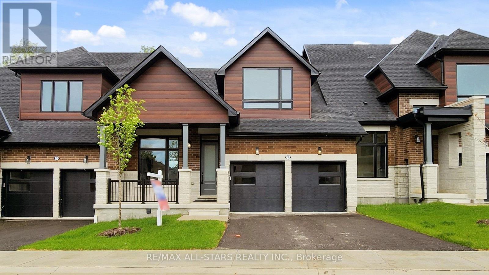 3 LOIS TORRANCE TRAIL, Uxbridge, Ontario