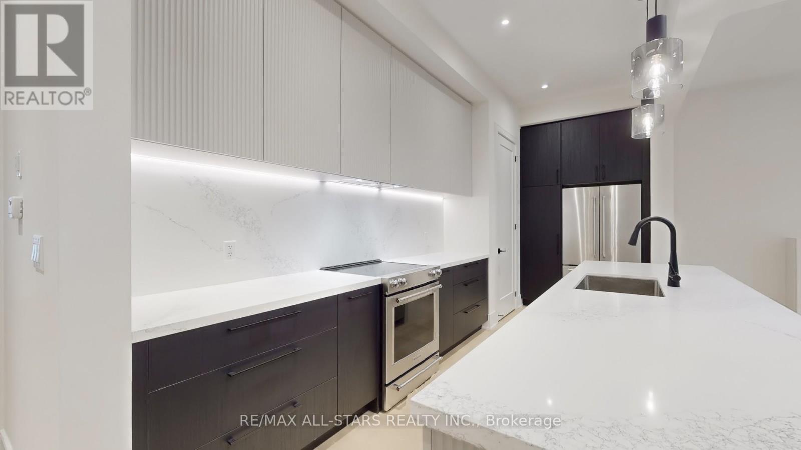 5 Vern Robertson Gate, Uxbridge, Ontario  L9P 0R9 - Photo 16 - N12959636