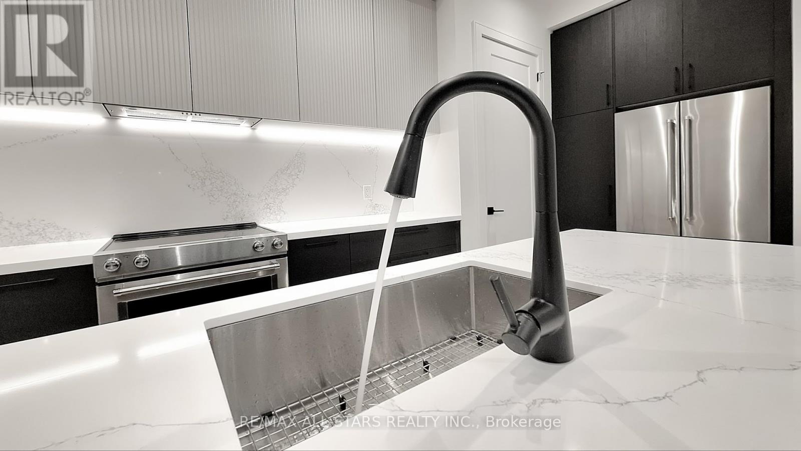 5 Vern Robertson Gate, Uxbridge, Ontario  L9P 0R9 - Photo 18 - N12959636