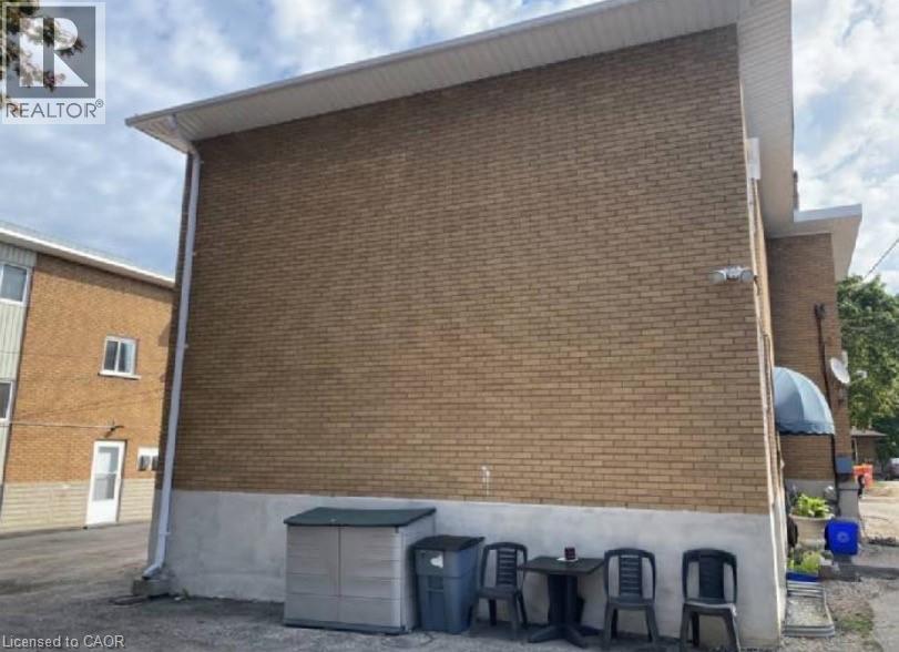 31 Southdale Avenue, Kitchener, Ontario  N2M 3V4 - Photo 2 - 40817296