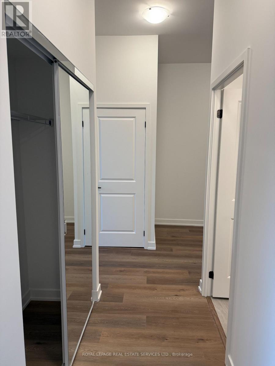 216 - 2075 Lakeshore Road, Burlington, Ontario  L7R 1E2 - Photo 8 - W12959574