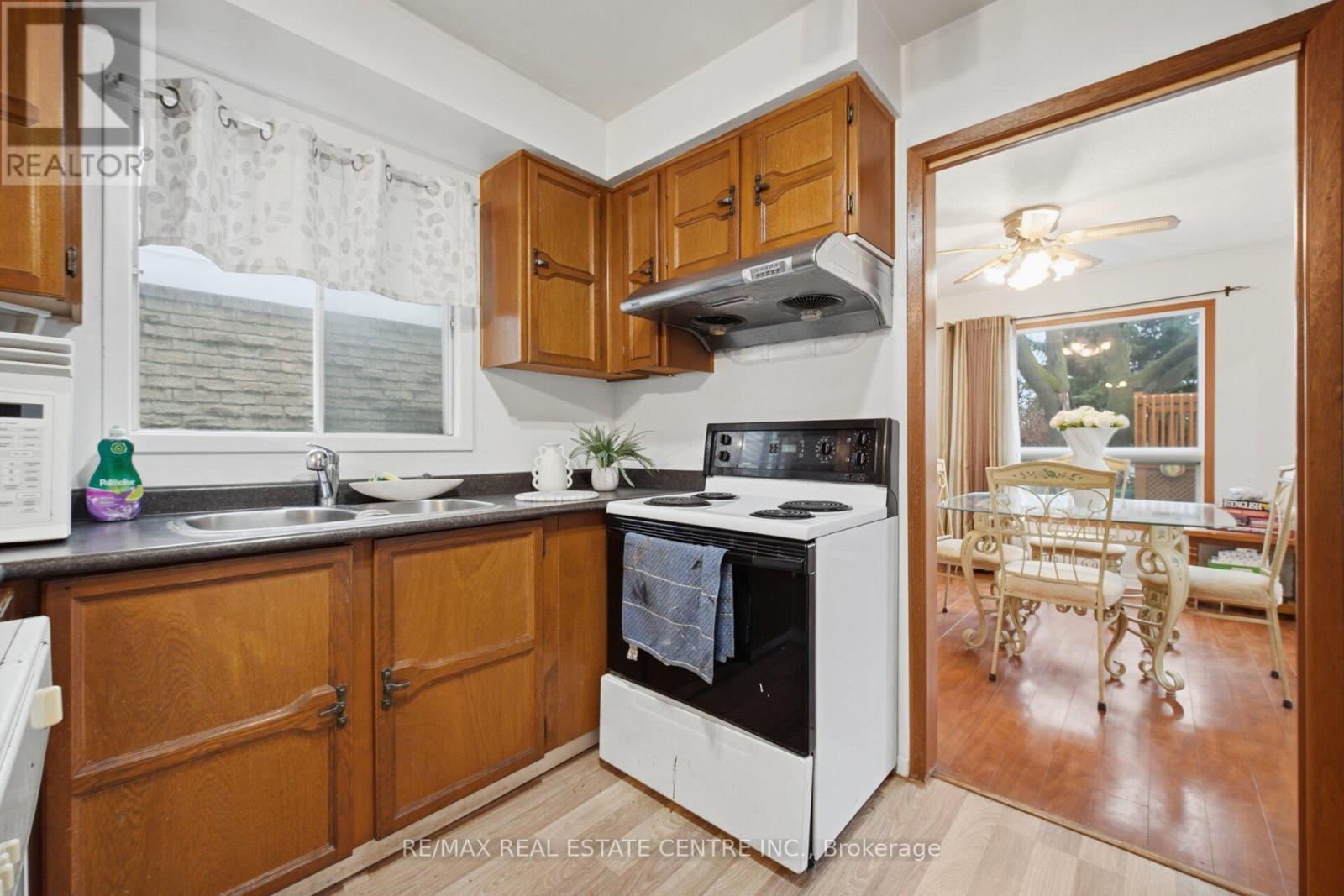 32 Dafoe Crescent, Brampton, Ontario  L6Y 2L2 - Photo 13 - W12959586