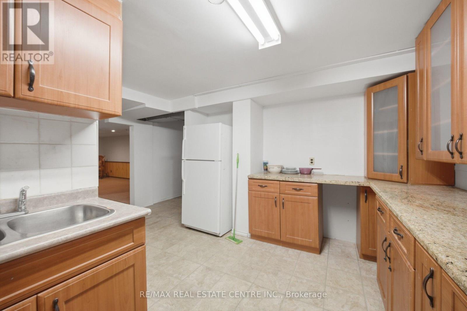 32 Dafoe Crescent, Brampton, Ontario  L6Y 2L2 - Photo 38 - W12959586