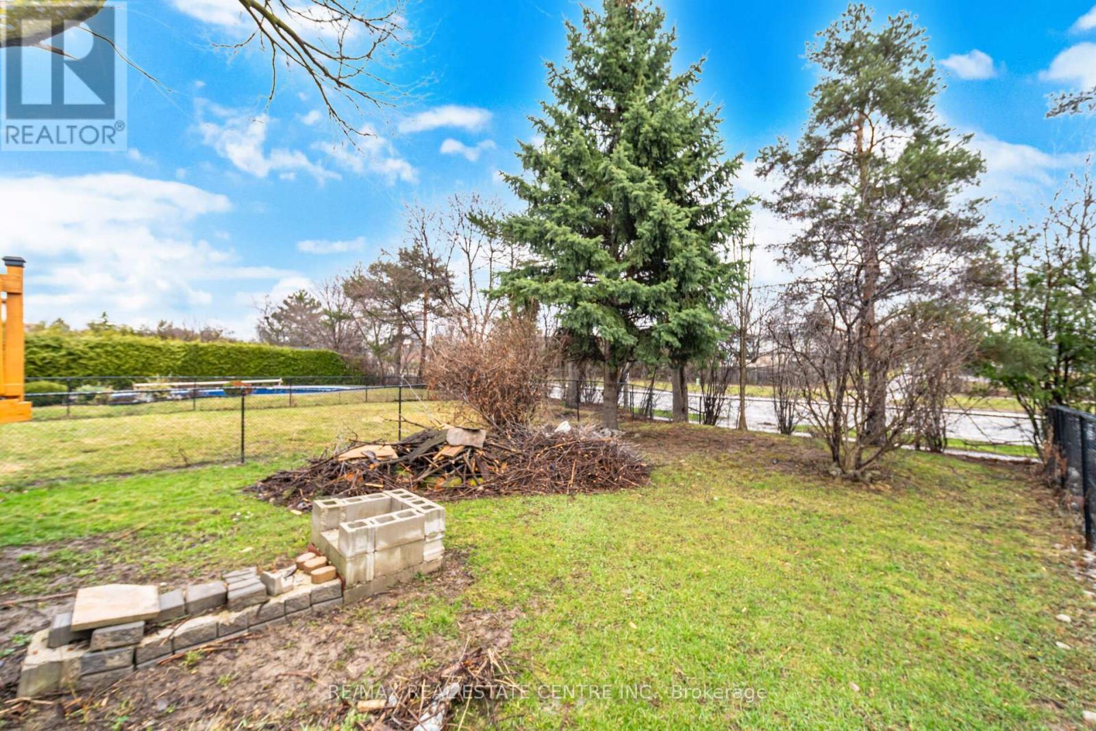 32 Dafoe Crescent, Brampton, Ontario  L6Y 2L2 - Photo 47 - W12959586