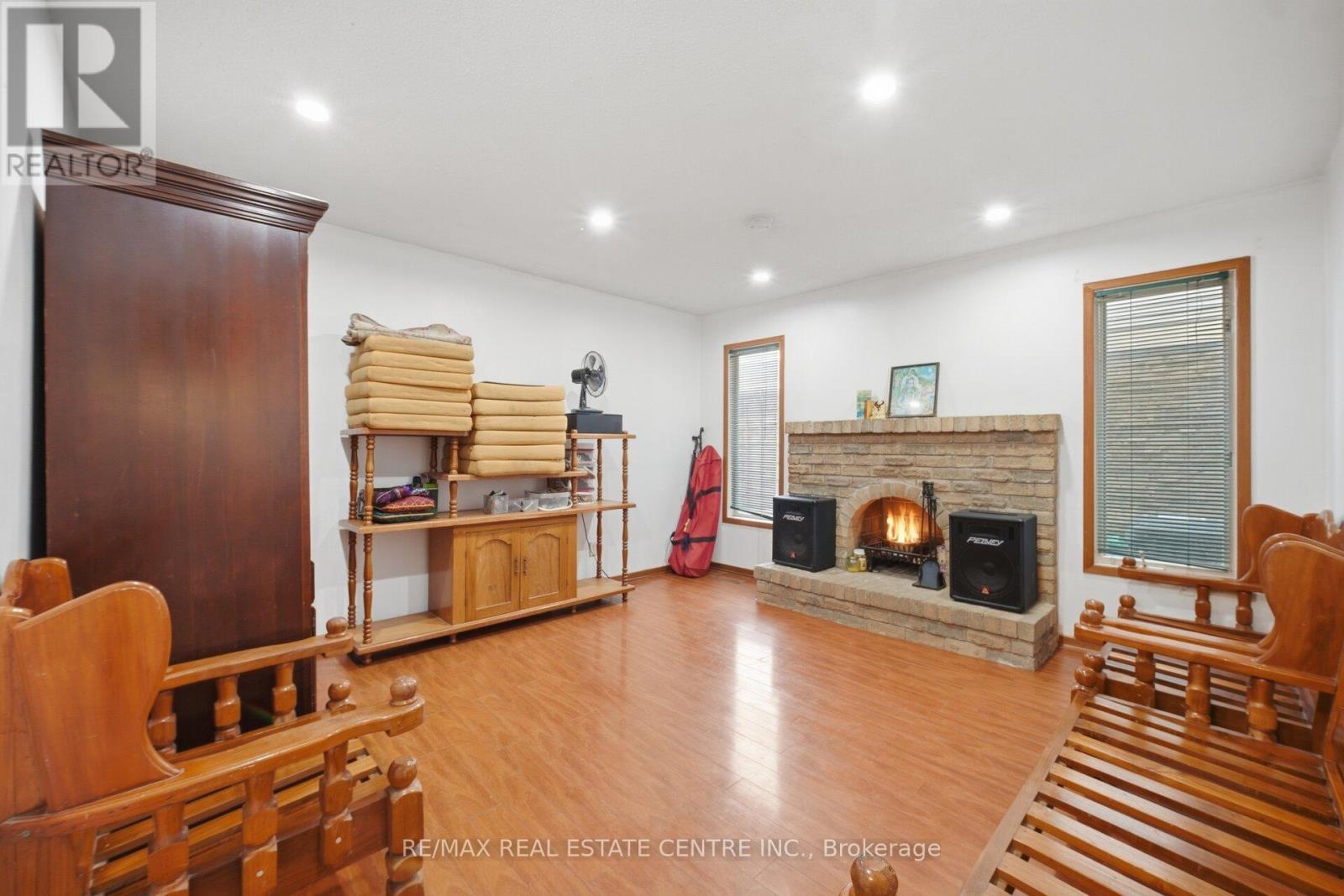 32 Dafoe Crescent, Brampton, Ontario  L6Y 2L2 - Photo 9 - W12959586