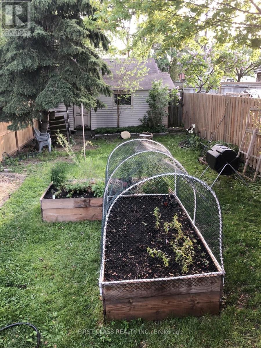 70 Twenty Fourth Street, Toronto, Ontario  M8V 3N8 - Photo 11 - W12959650