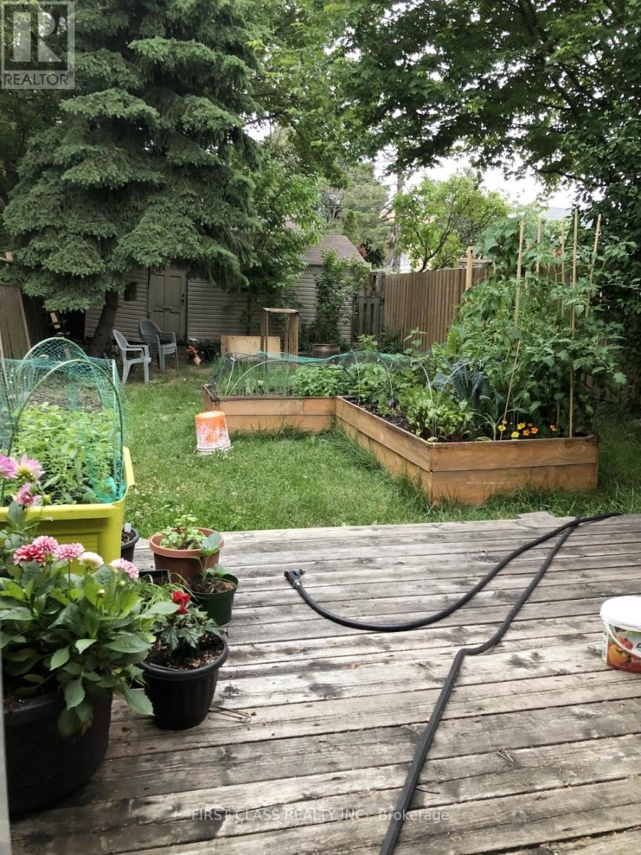 70 Twenty Fourth Street, Toronto, Ontario  M8V 3N8 - Photo 12 - W12959650