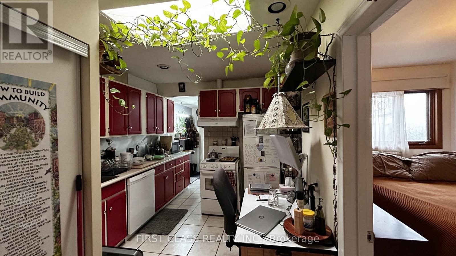 70 Twenty Fourth Street, Toronto, Ontario  M8V 3N8 - Photo 4 - W12959650