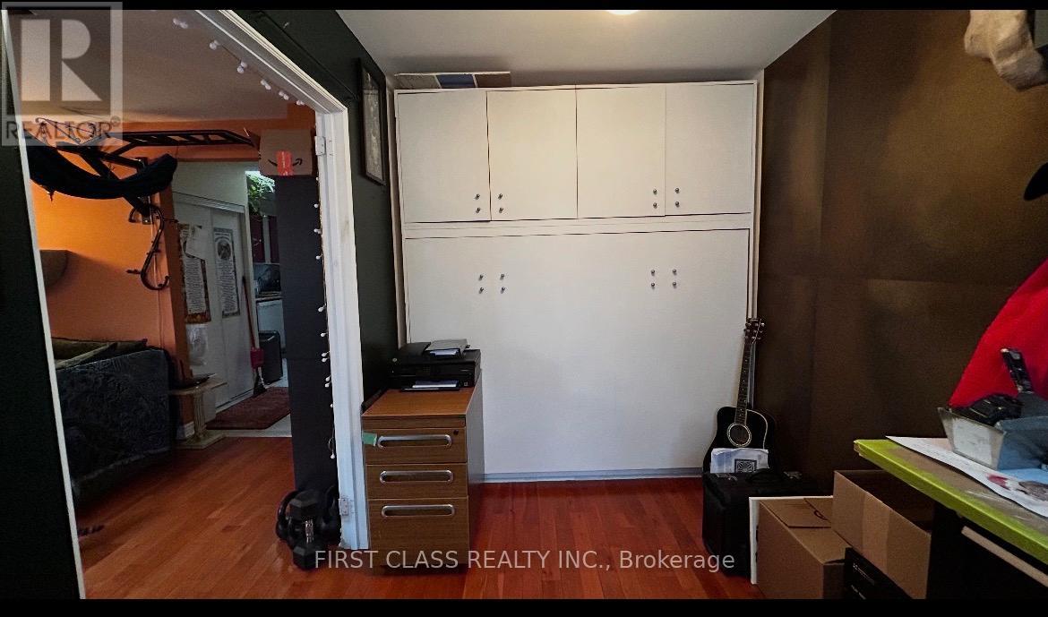 70 Twenty Fourth Street, Toronto, Ontario  M8V 3N8 - Photo 8 - W12959650