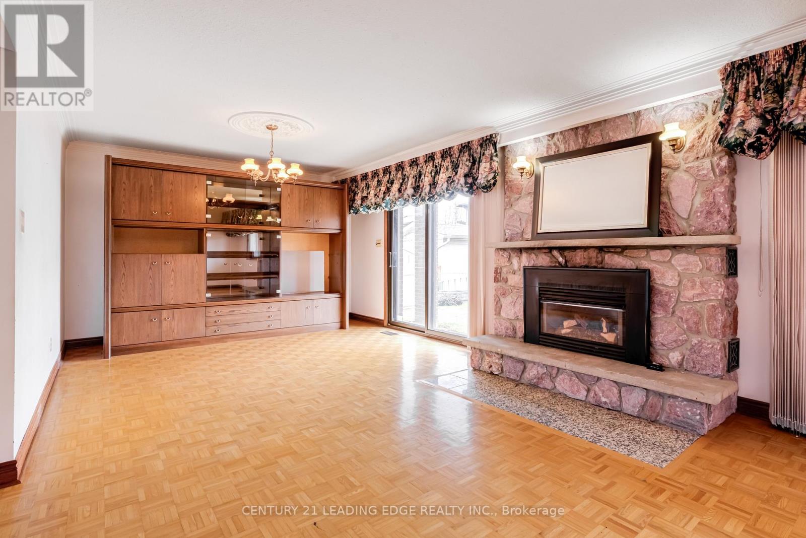 704 Hillman Crescent, Mississauga, Ontario  L4Y 2J2 - Photo 22 - W12959656