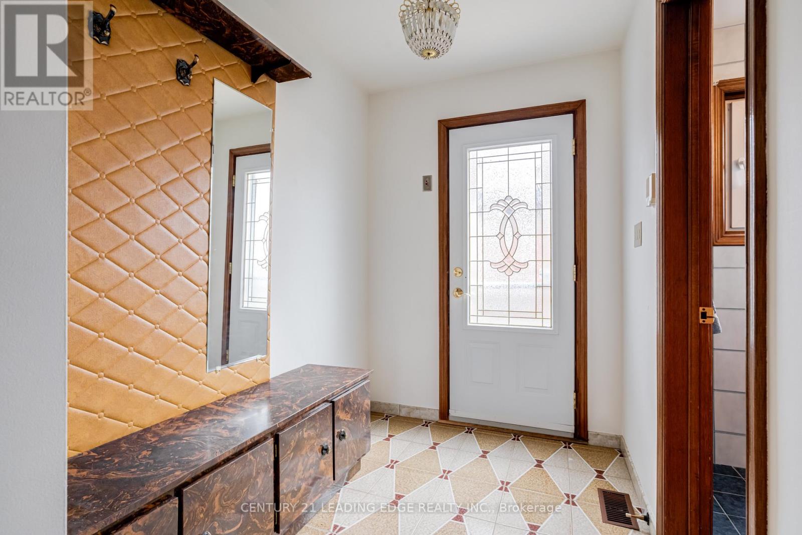 704 Hillman Crescent, Mississauga, Ontario  L4Y 2J2 - Photo 28 - W12959656