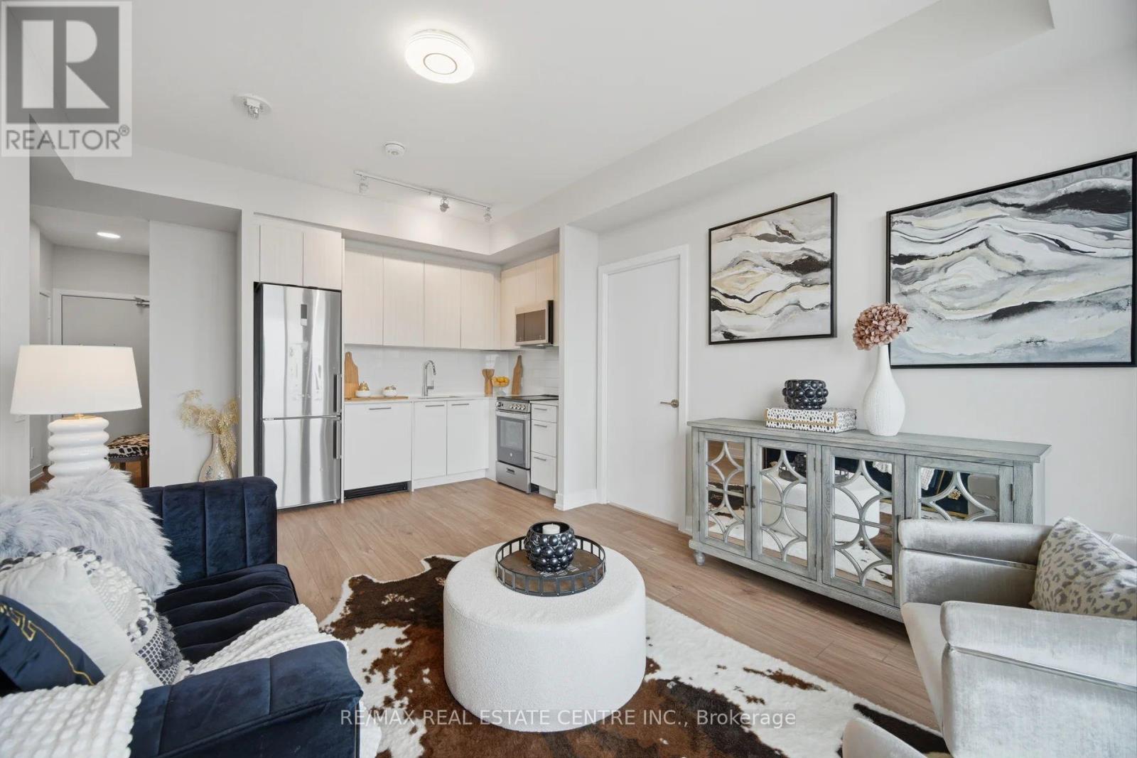 901 - 215 Veterans Drive, Brampton, Ontario  L7A 5L6 - Photo 10 - W12959674