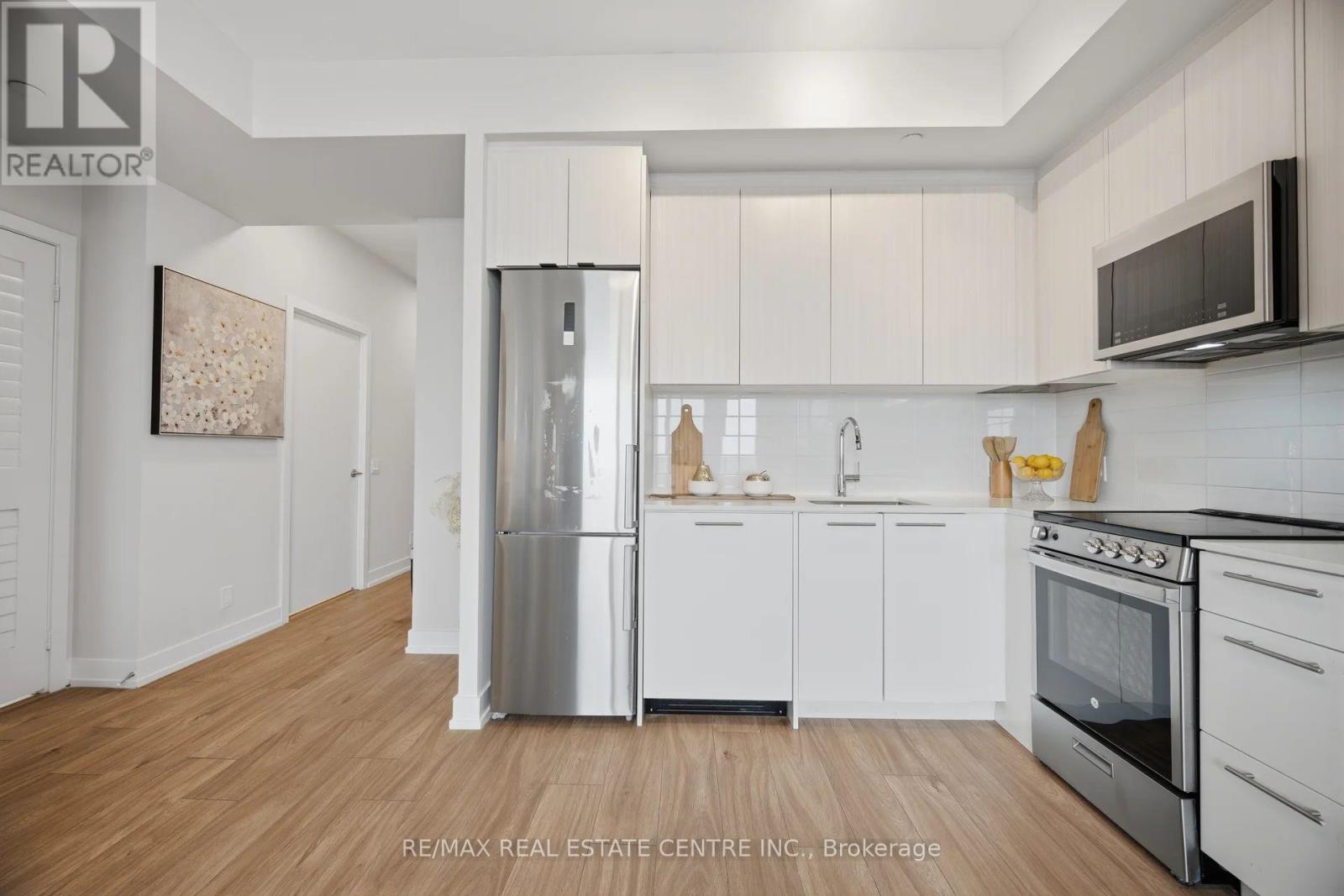 901 - 215 Veterans Drive, Brampton, Ontario  L7A 5L6 - Photo 12 - W12959674