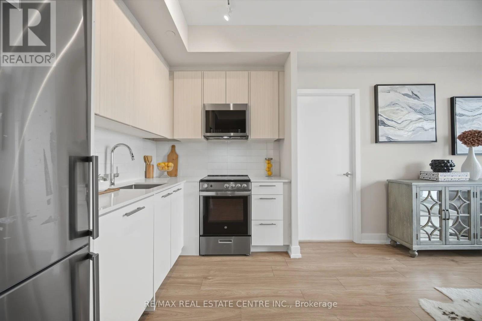 901 - 215 Veterans Drive, Brampton, Ontario  L7A 5L6 - Photo 14 - W12959674