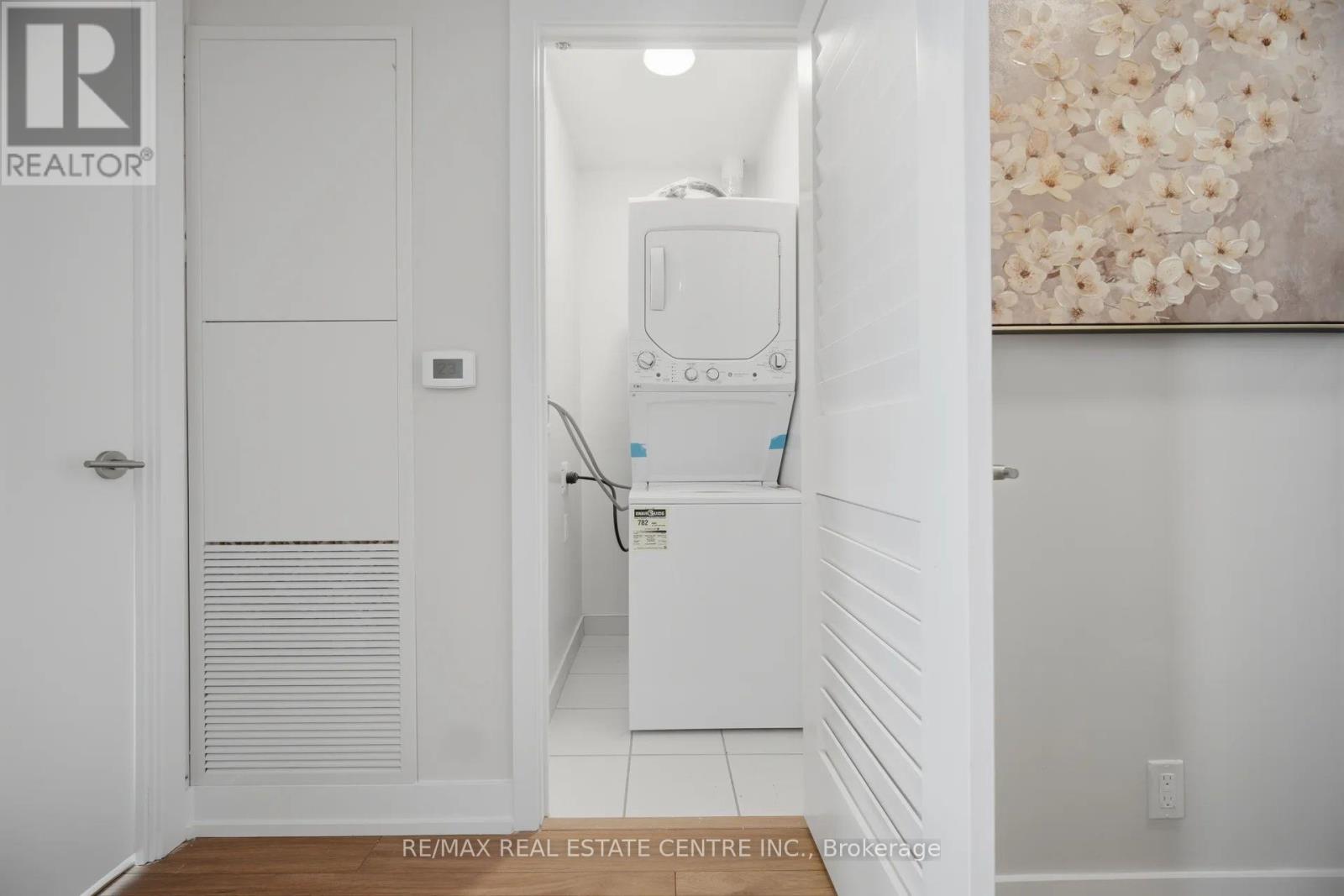 901 - 215 Veterans Drive, Brampton, Ontario  L7A 5L6 - Photo 15 - W12959674