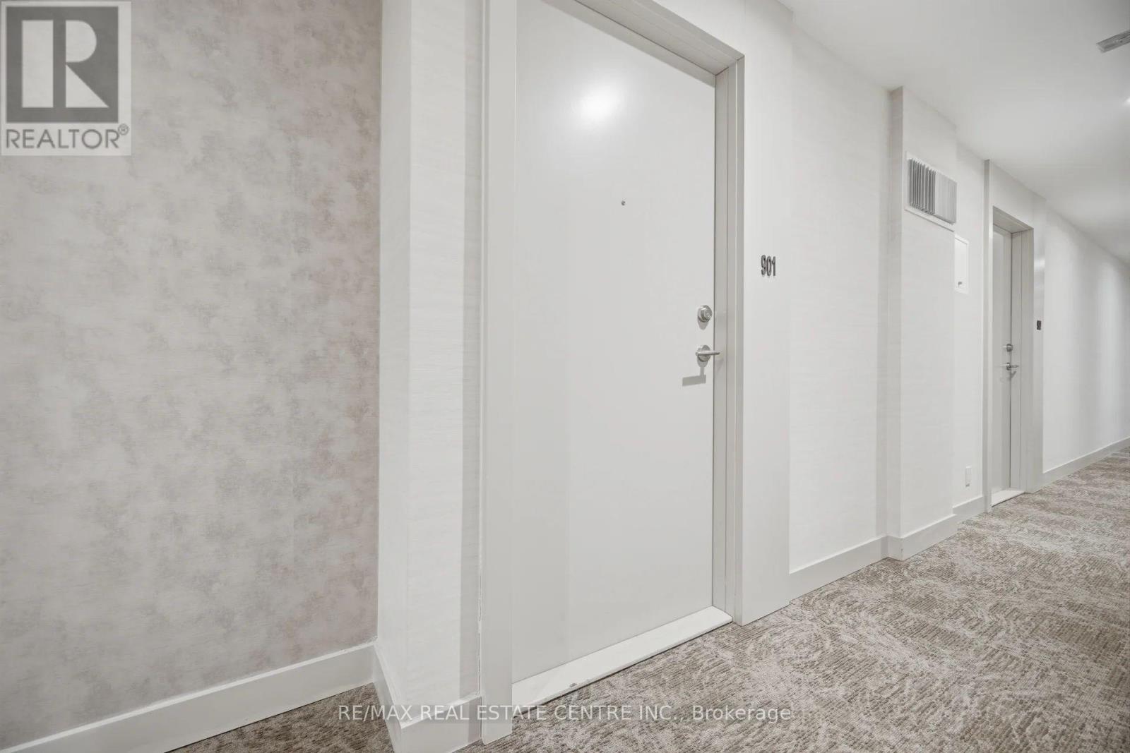 901 - 215 Veterans Drive, Brampton, Ontario  L7A 5L6 - Photo 2 - W12959674