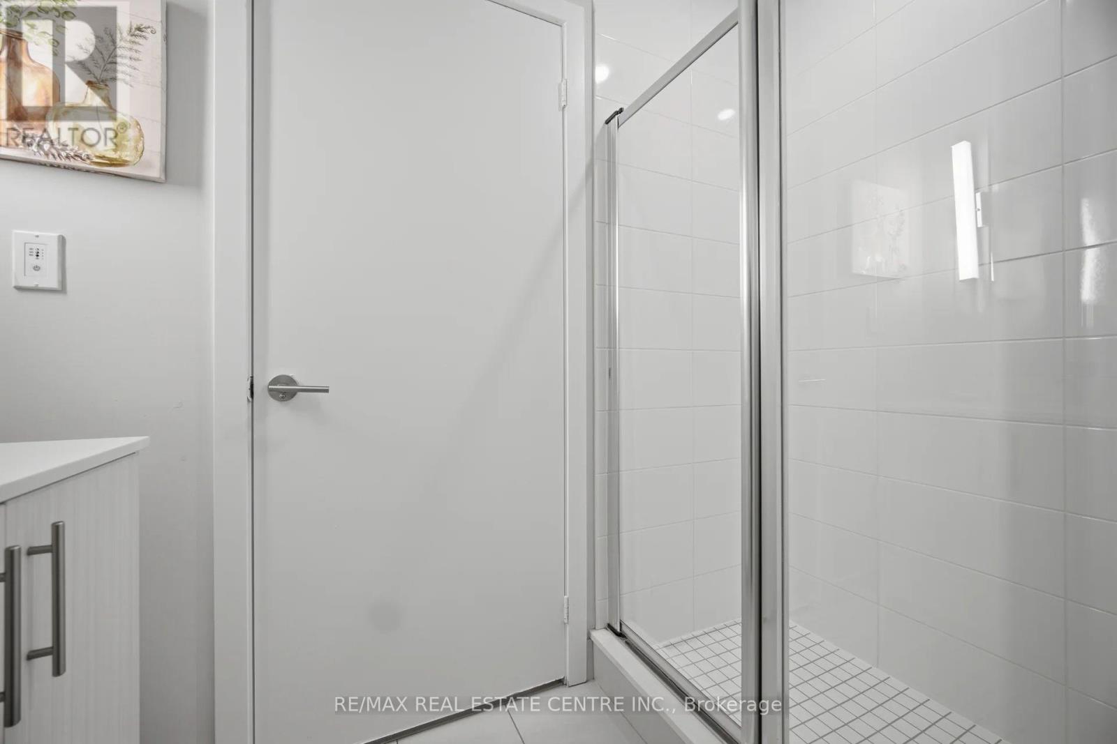 901 - 215 Veterans Drive, Brampton, Ontario  L7A 5L6 - Photo 21 - W12959674