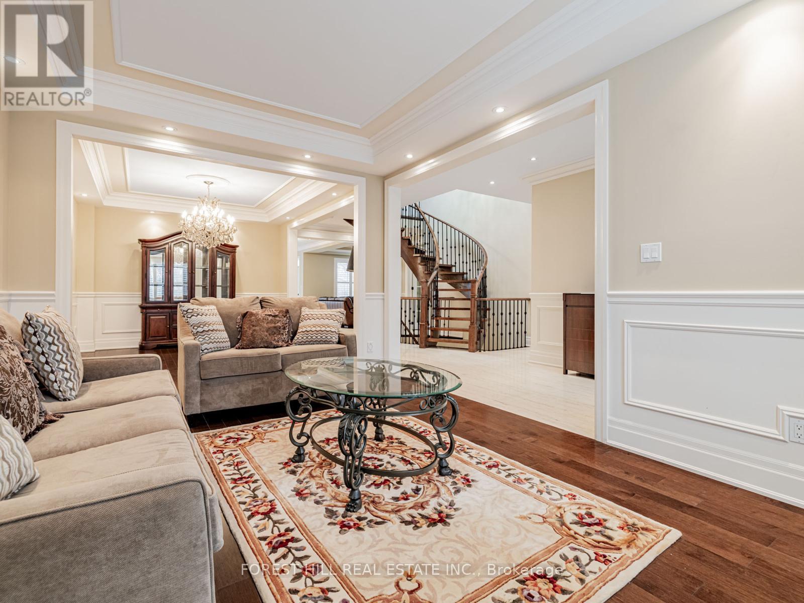 394 CONNAUGHT AVENUE, Toronto, Ontario