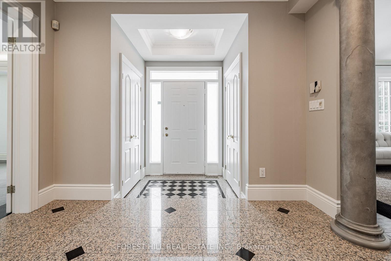 72 Aldershot Crescent, Toronto, Ontario  M2P 1M1 - Photo 2 - C12771304