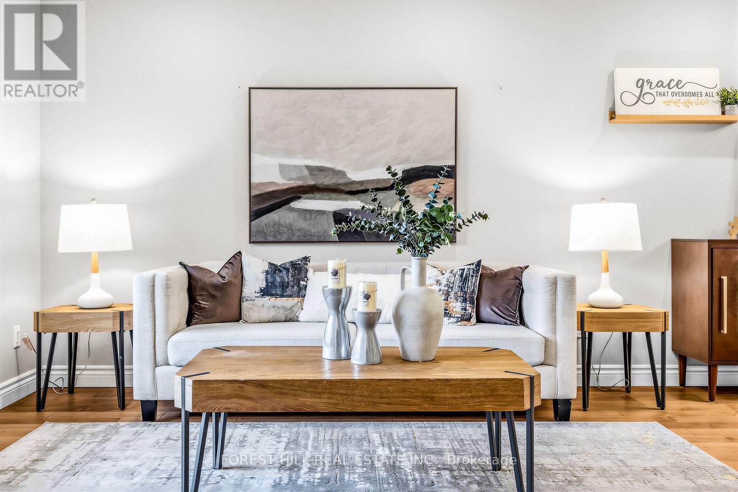 49 SEATON DRIVE, Aurora, Ontario