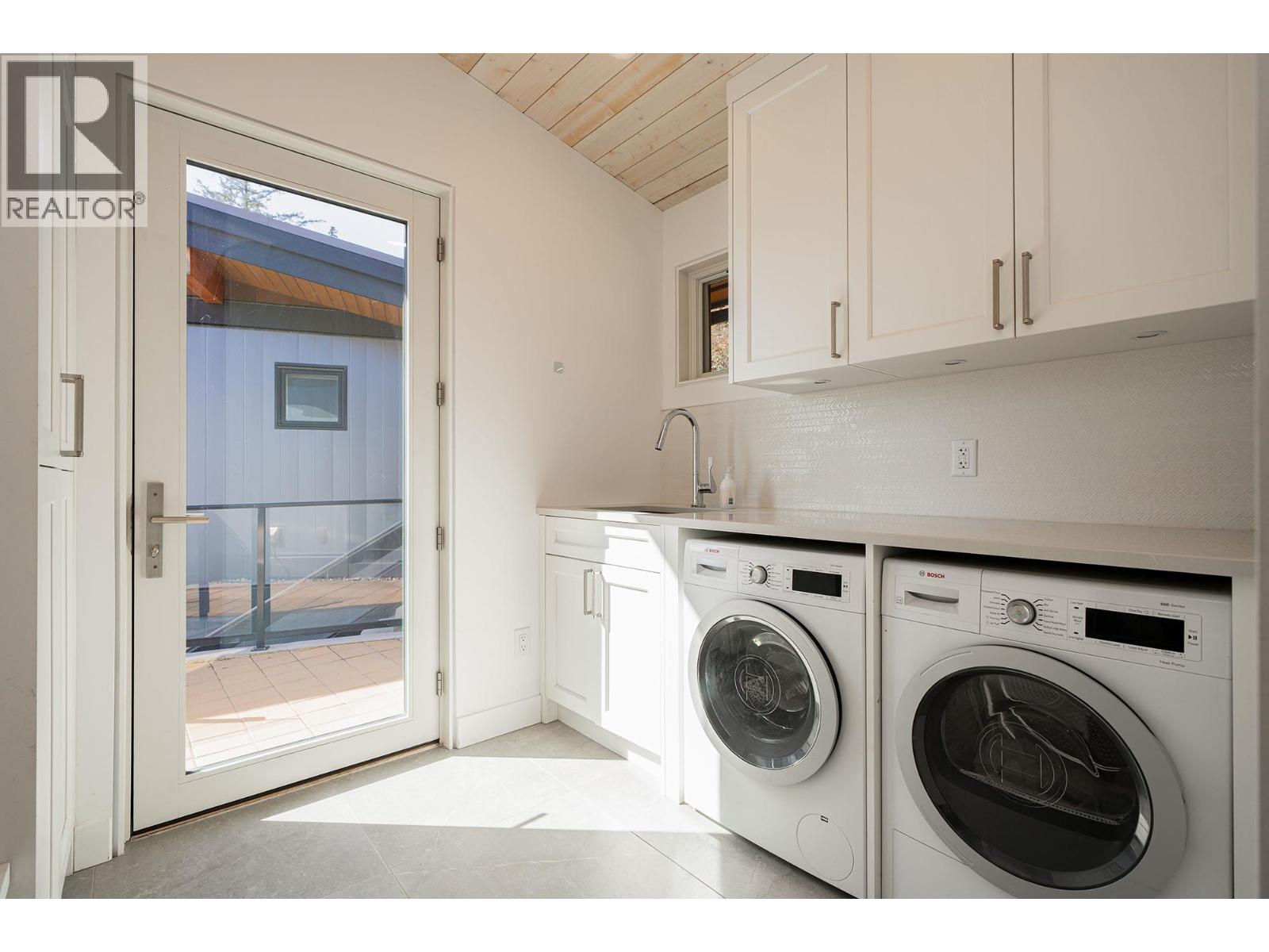 242 Shore Lane, Bowen Island, British Columbia  V0N 1G2 - Photo 24 - R3107003