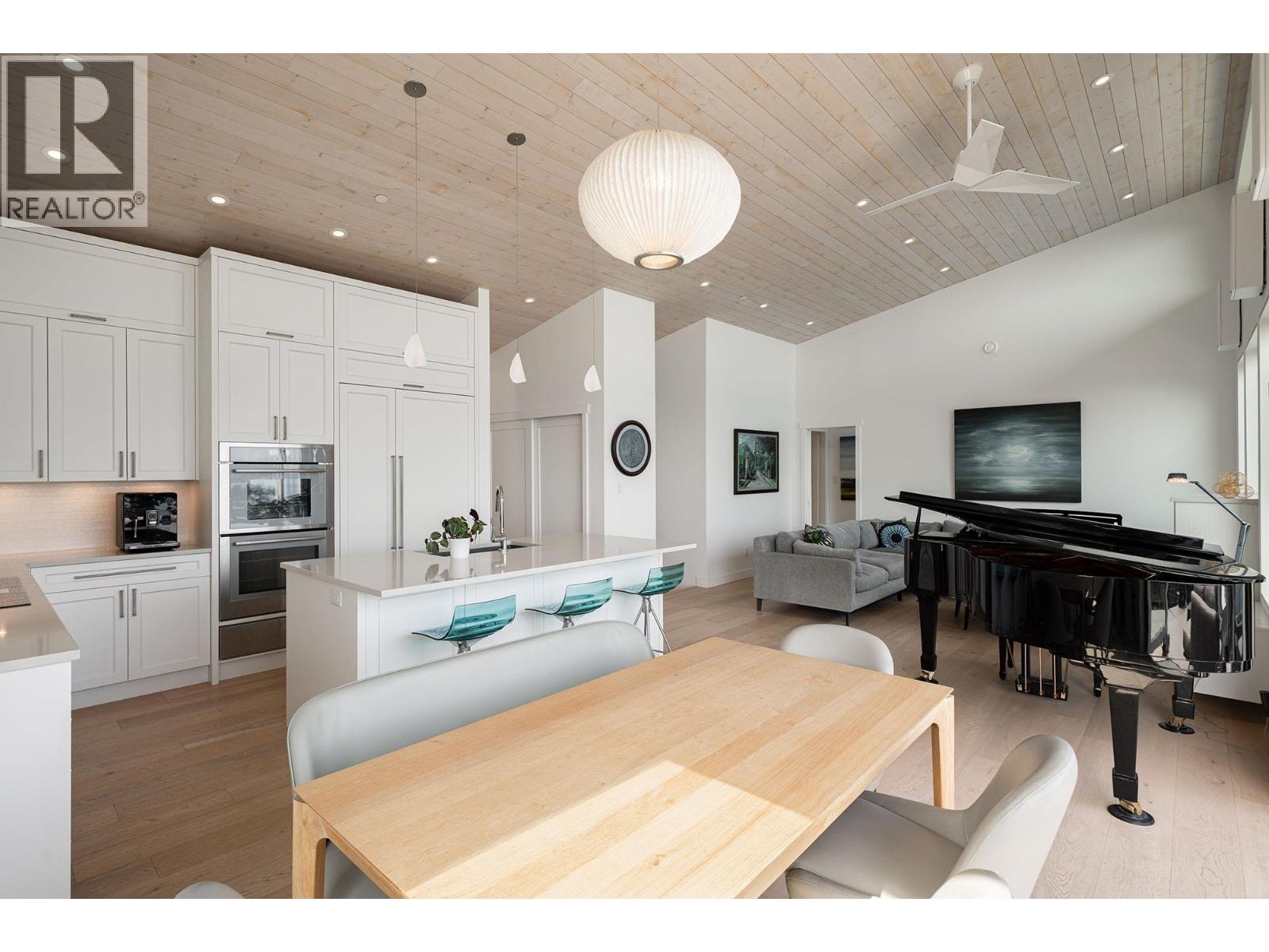 242 Shore Lane, Bowen Island, British Columbia  V0N 1G2 - Photo 9 - R3107003