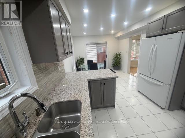 3 Todmorden Drive, Brampton, Ontario  L7A 1M5 - Photo 9 - W12952868