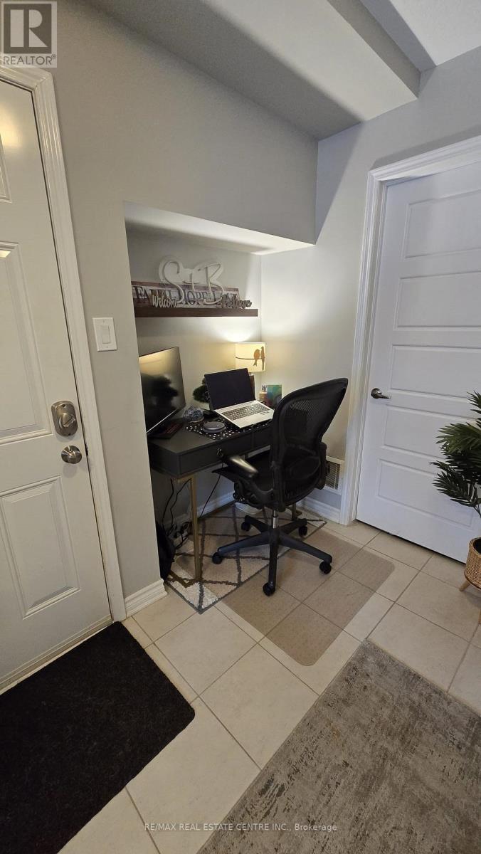 14 - 22 Spring Creek Drive, Hamilton, Ontario  L0R 2H8 - Photo 5 - X12959660