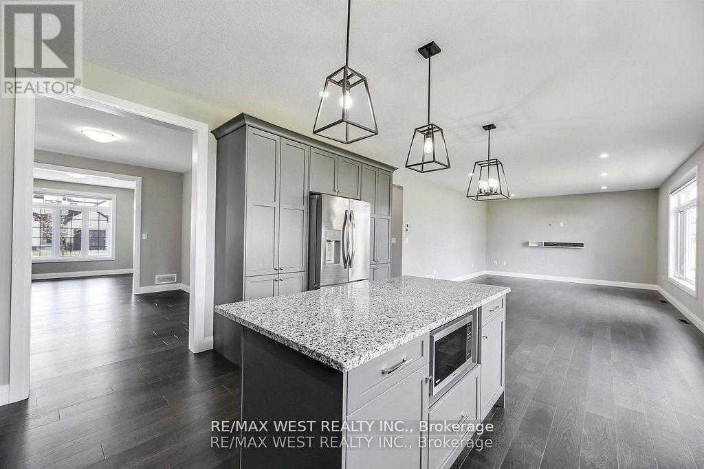 25 Greenbrier Ridge, Thames Centre, Ontario  N0L 1G2 - Photo 11 - X12959678