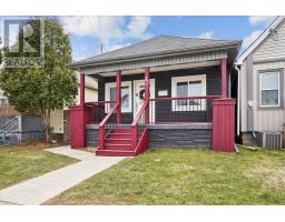 32 ALLAN AVENUE, Hamilton, Ontario