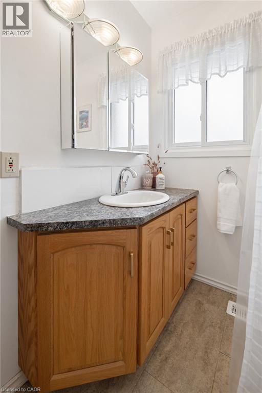 228 Kenneth Avenue, Kitchener, Ontario  N2A 1W4 - Photo 16 - 40817636