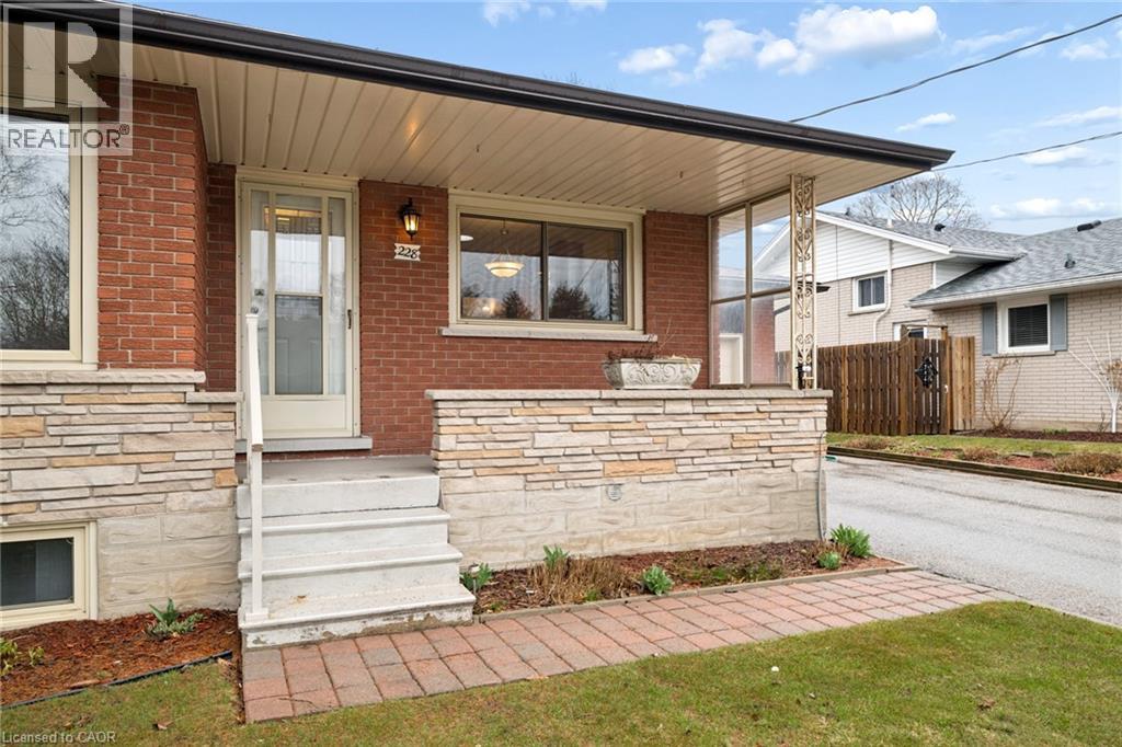 228 Kenneth Avenue, Kitchener, Ontario  N2A 1W4 - Photo 2 - 40817636