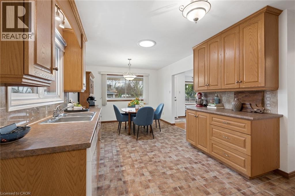 228 Kenneth Avenue, Kitchener, Ontario  N2A 1W4 - Photo 7 - 40817636